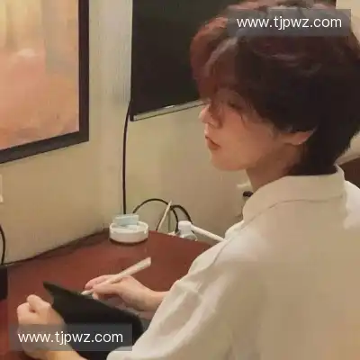 龙含雅